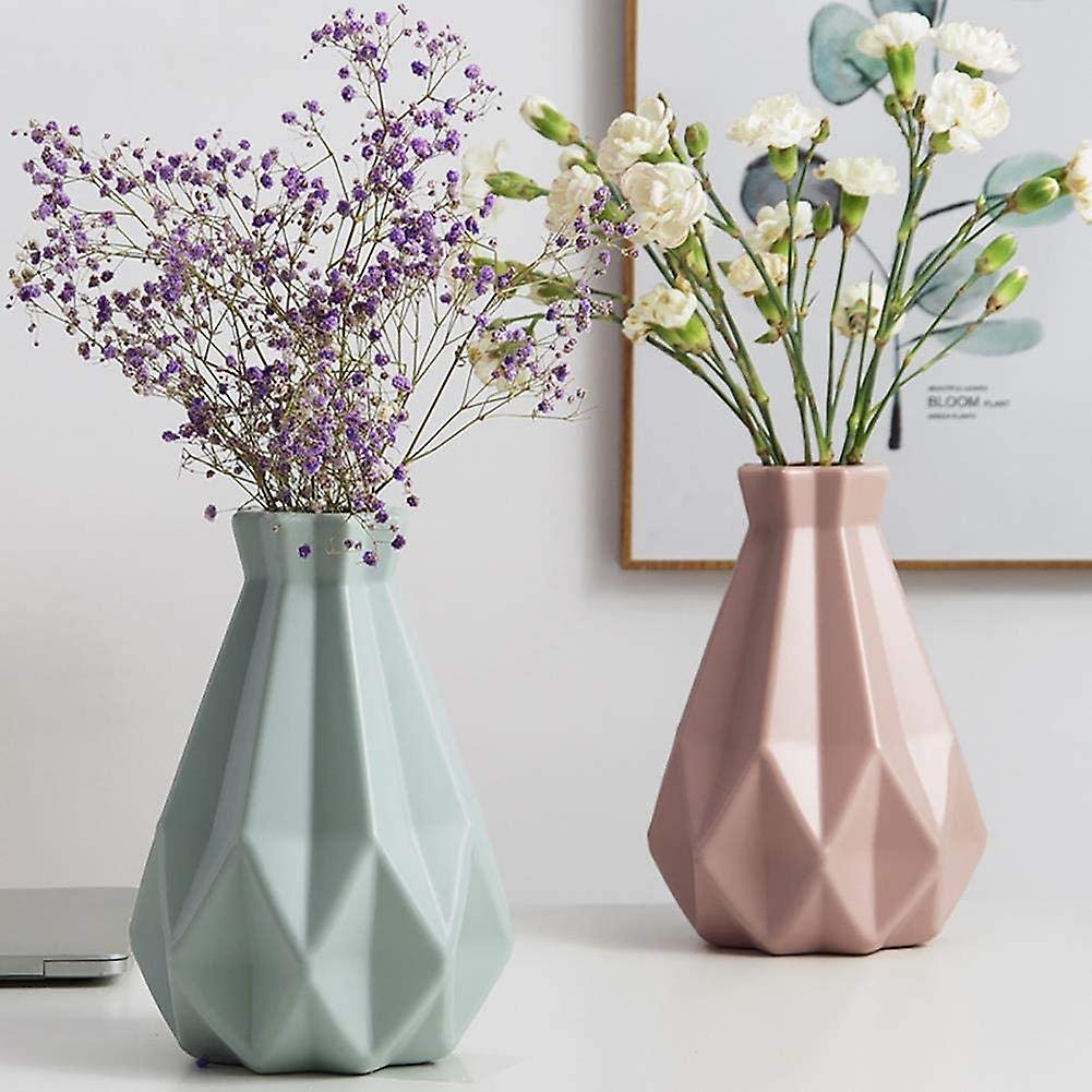 Diamond Pattern Plastic Flower Vase for Home Decoration Lightweight and Durable