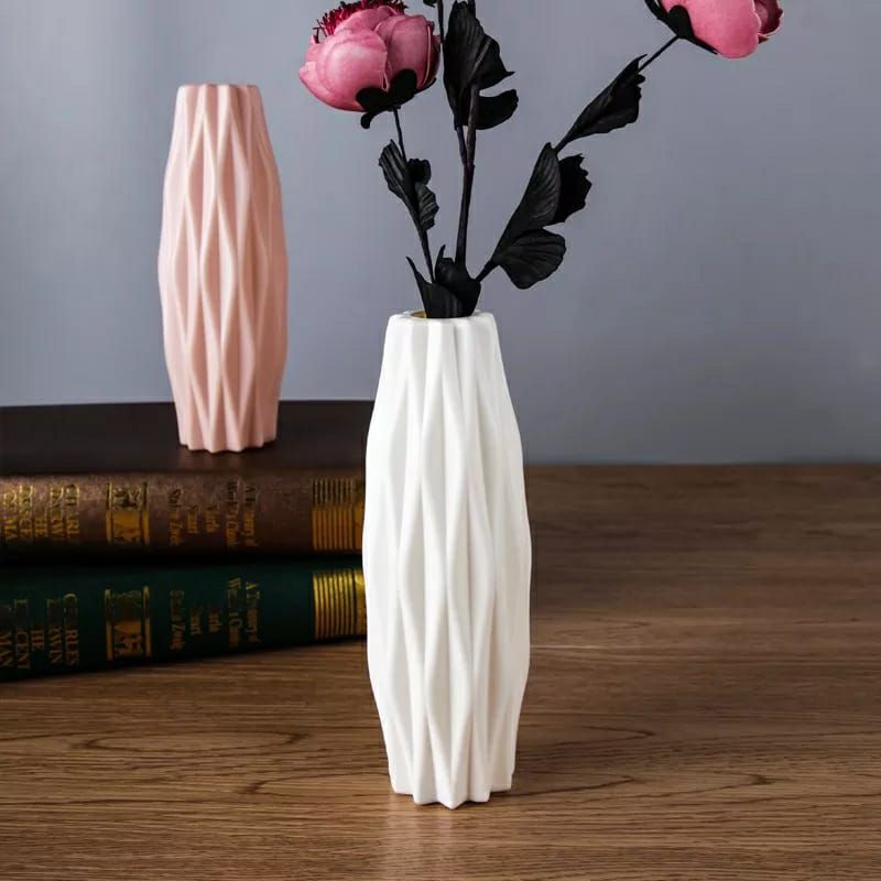 Diamond Pattern Plastic Flower Vase for Home Decoration Lightweight and Durable